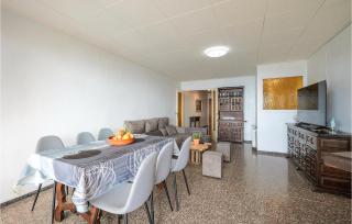 Nice Apartment In Pineda De Mar - Pineda de Mar - 3