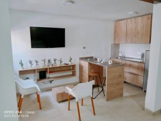 Couples Retreat in Laureles Estadio Private Studio, 1BR 1Bath KiT - Medellín - 4