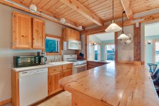 Oceanside Bass Harbor Home with Peaceful Deck! - Tremont - 5