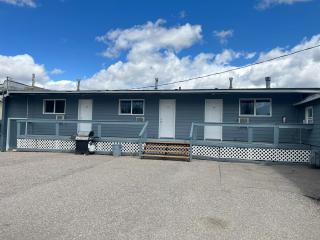 West Castle Motel - Pincher Creek - 3
