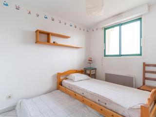 Mimizan Plage: Appartement 6 Pers, 2 Étoiles, Ménage Inclus, Parking, Ascenseur - FR-1-50-83 - 2