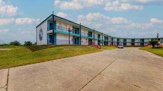 CRYSTAL PALACE RESORT - Bolivar Peninsula - 5
