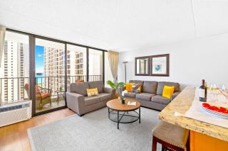 1BR with Stunning Ocean Views, Near Beach & Parking - Honolulu - 2