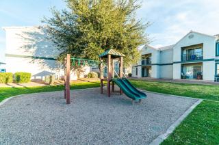 Coolidge 3bd 2ba upgraded apartment with amenities - Coolidge - 4