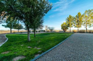 Coolidge 3bd 2ba upgraded apartment with amenities - 3