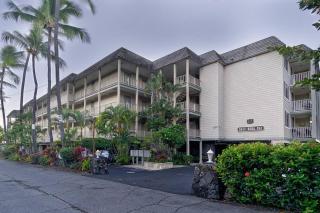Oceanfront Condo Stunning Views and Pool - Hale Kona Kai 407 by Casago Kona - Kailua-Kona - 6