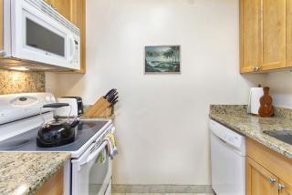 True and Absolute Oceanfront Condo Breathtaking Views From The Lanai - Hale Kona Kai 402 by Casago Kona - Kailua-Kona - 9