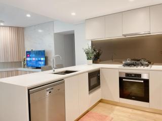 Ultimate Riverview Designer 2BD Apartment at CBD - 1