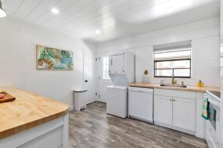 Paradise Palms- Tropic Suite- Pool - Steps to Ocean - 10 min to Downtown - St. Augustine - 3