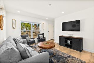 Paradise Palms - Sand Dollar Suite - Pool - Steps to Ocean - 10 min to Downtown! - St. Augustine - 6