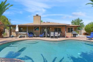 4 bdr, Two Master suite, billiards & desert oasis pool - 7