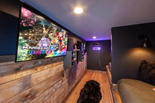 Bowling Waterfront Luxury MtnViews Pool Sleeps12 - Sevierville - 3