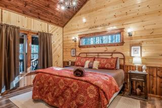 Large Luxury 2BR Cabin w Hot Tub Double Trouble was designed for fun comfort and memories minutes from buzzling Hochatown and beautiful Beaver Bend State Park - Broken Bow - 6