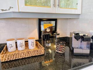 Villa Mintos - 4 bed 3 bath, Pool, 750m to Robberg 5 Beach - 6