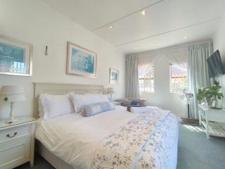 Villa Mintos - 4 bed 3 bath, Pool, 750m to Robberg 5 Beach - Plettenberg Bay - 2