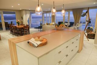 Dizzy Hill Villa with 270° Breathtaking Views. Pool + Patio - Plettenberg Bay - 4