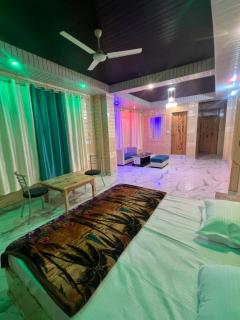 Majestic Mountain Bhaiji Guest House - 3