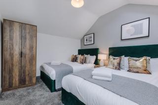 Host & Stay - The Roscoe Coach House - 9