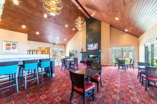 Metro PHX STUDIO QUEEN UPSTAIRS sleeps 4 modern design best amenities - Phoenix - 2