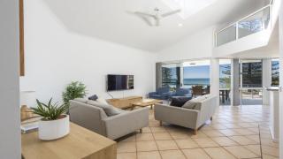 Blue Pacific 4, 4 - 6 Pacific Parade - 6