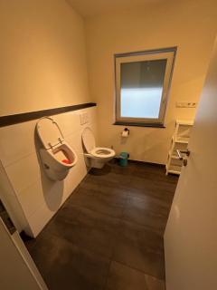 3 Mehrbettzimmer, Küche, Bad für Arbeiter und Monteure in Gau-Weinheim - Gau-Weinheim - 1