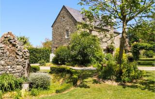 4 Bedroom Cozy Home In Monthuchon - Monthuchon - 4