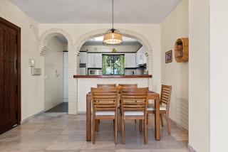 Family apt with pool by Costarentals - Ref 208 - 2