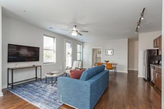 CozySuites Music Row Spacious 2BR with free parking 10 - Nashville - 9