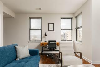 CozySuites Music Row Spacious 2BR with free parking 40 - 4