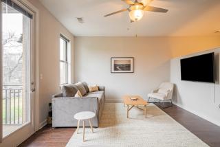 CozySuites MusicRow Astonishing Studio with free parking 22 - Nashville - 3