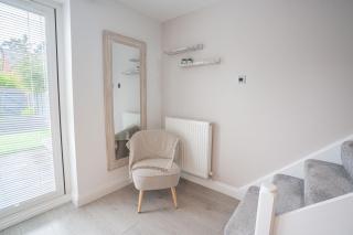 Cozy 2BR Home with Parking, Near NEC, & Airport - 4