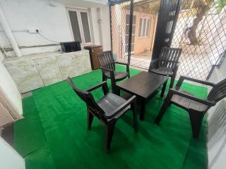 Visitors Lounge by MMG - 2&3BHK Furnished - Rd 12 Banjara Hills - 9
