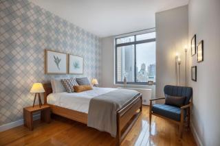 Modern Bright Times Sq 1BR w Indoor pool NYC-8 - 3