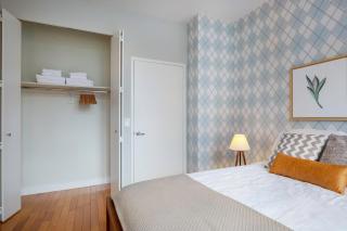 Modern Bright Times Sq 1BR w Indoor pool NYC-8 - 1