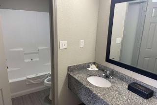 Days Inn by Wyndham Wagoner - Wagoner - 2