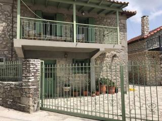 Traditional Stonehouse in Kavalos - Asprogerakata - 0