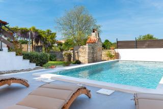 Apartment Adriana on peaceful location with pool - Pola (Pula) - 2