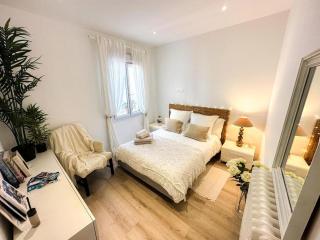 Villa Palmire, large terrace with jacuzzi available - 2