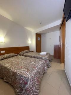 P&R hostals Codolar - 2