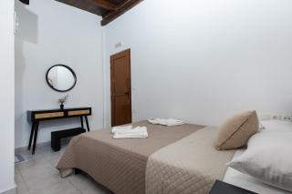 En Plo Beachfront Rooms - Falasarna - 5