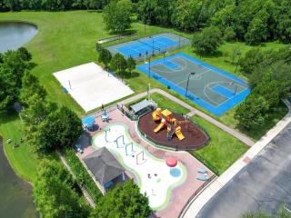 "King Bed Oasis" Steps to Pool, Jacuzzi, minutes to Disney - Kissimmee - 5