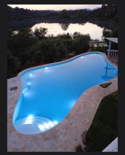 Villa by the Lake in Karoubatika near Agios Ioannis - Agios Ioannis - 4