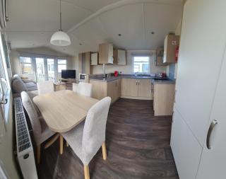 Caravan With Decking And Free Wifi At Seawick Holiday Park Ref 27214Sw - 2