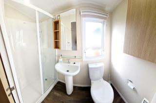 Caravan With Decking And Free Wifi At Seawick Holiday Park Ref 27214Sw - Clacton-on-Sea - 8