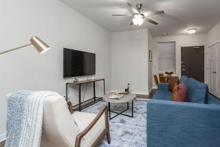 CozySuites Music Row Spacious 1BR with free parking 11 - Nashville - 4