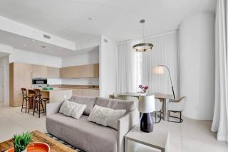 Upscale Ocean Front Condo With High Ceilings - Hollywood - 8