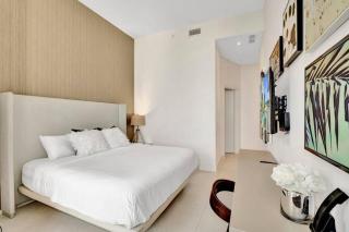 Upscale Ocean Front Condo With High Ceilings - Hollywood - 6