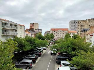 Appartement lumineux 2 pièces à 100 m de la plage et du marché Arago, avec balcon et parking sécurisé - FR-1-331-100 - Les Sables-dʼOlonne - 8