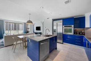 Resort-Style Residence Beachfront Condo Oasis - 1