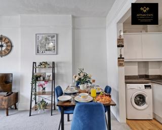 Deluxe Apartment in Southend-On-Sea by Artisan Stays I Weekly or Monthly Stay Offer I Free Parking I Sleeps 5 - Southend-on-Sea - 2